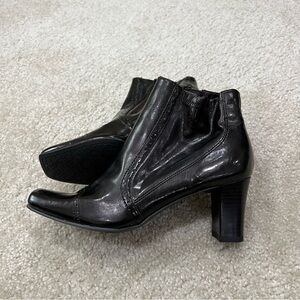 Etienne Aigner Concetta Ankle Zipper Boots Booties Dark Brown Wm Sz  9 Shiny,